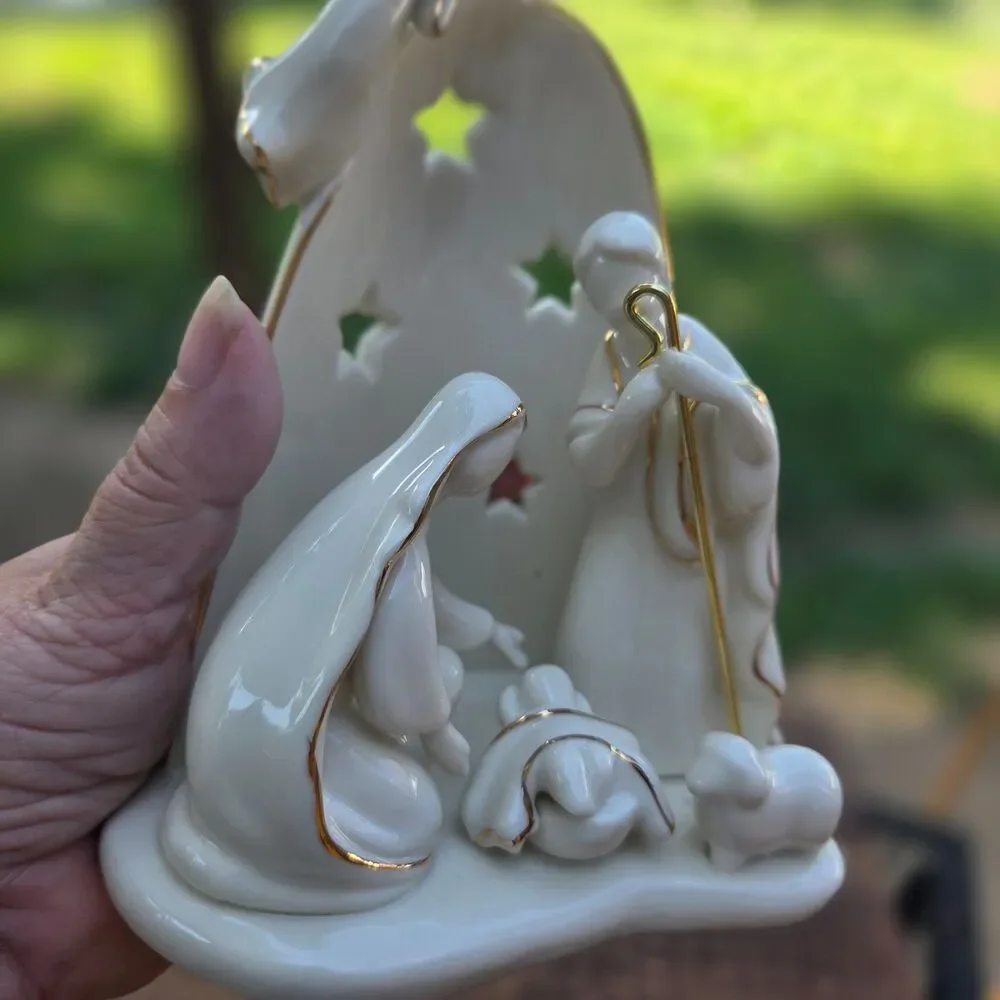 Avon Christmas Nativity Porcelain Figurine 2005 Ivory Gold Holy Family 6.5